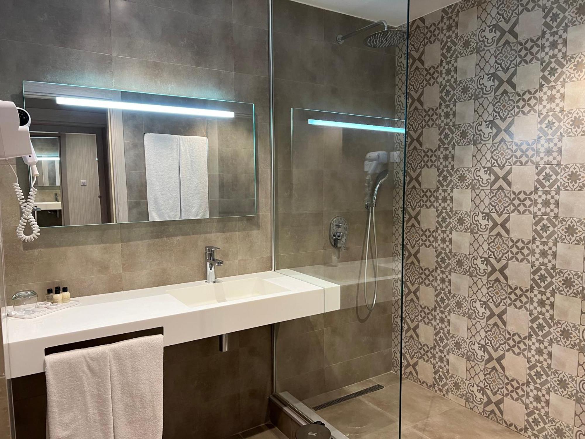 Hotel Ben Aouda & Spa Tipaza Kültér fotó